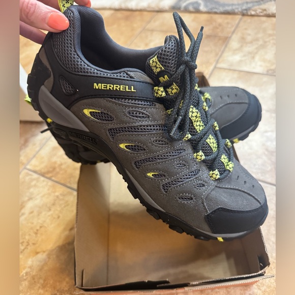 Merrell - 11 - Picture 1 of 4